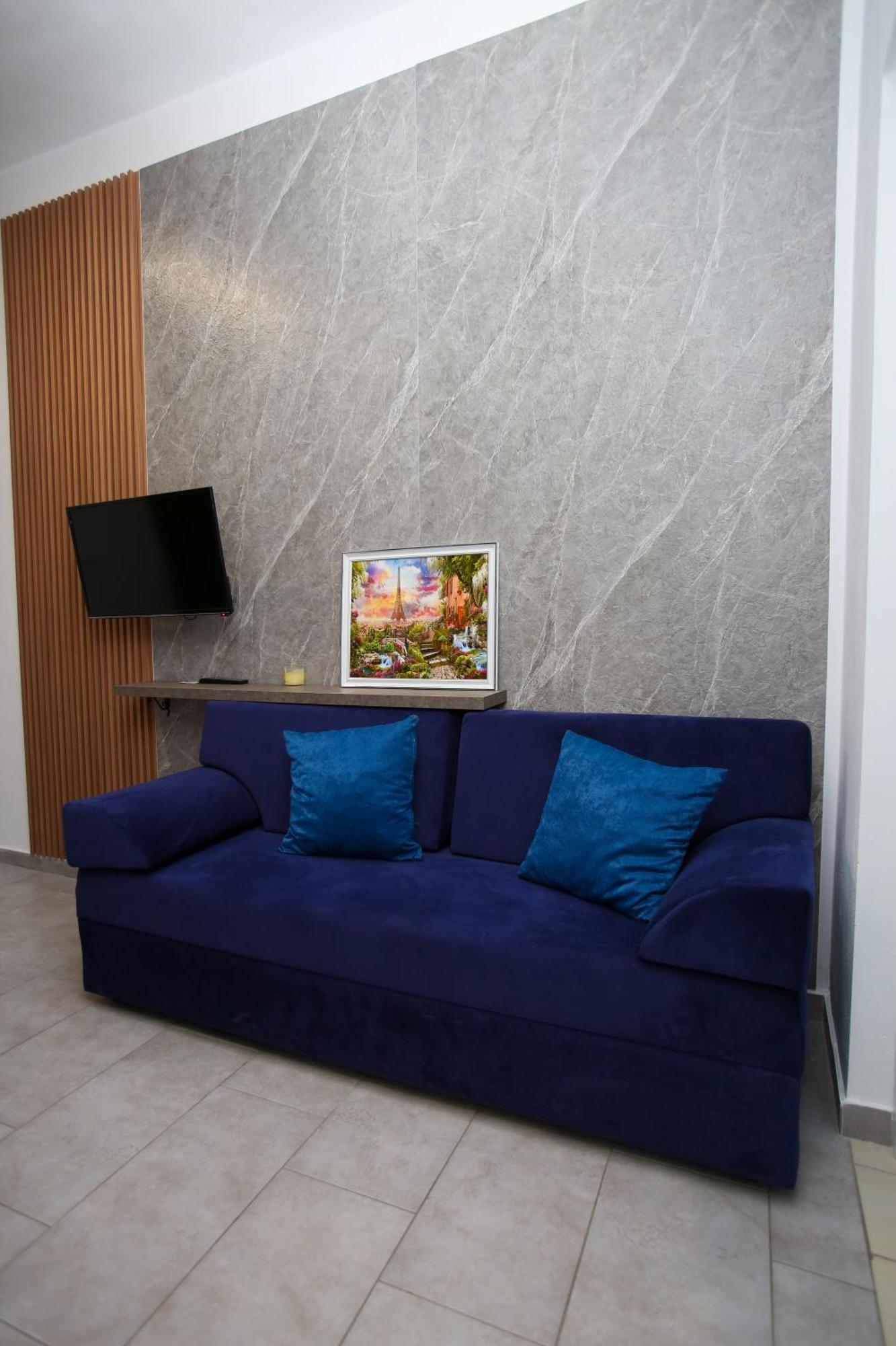 Aqua Blue 4*