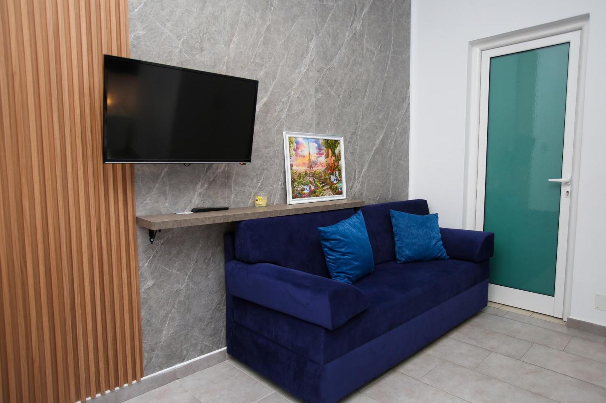 Aqua Blue Hotel 4*