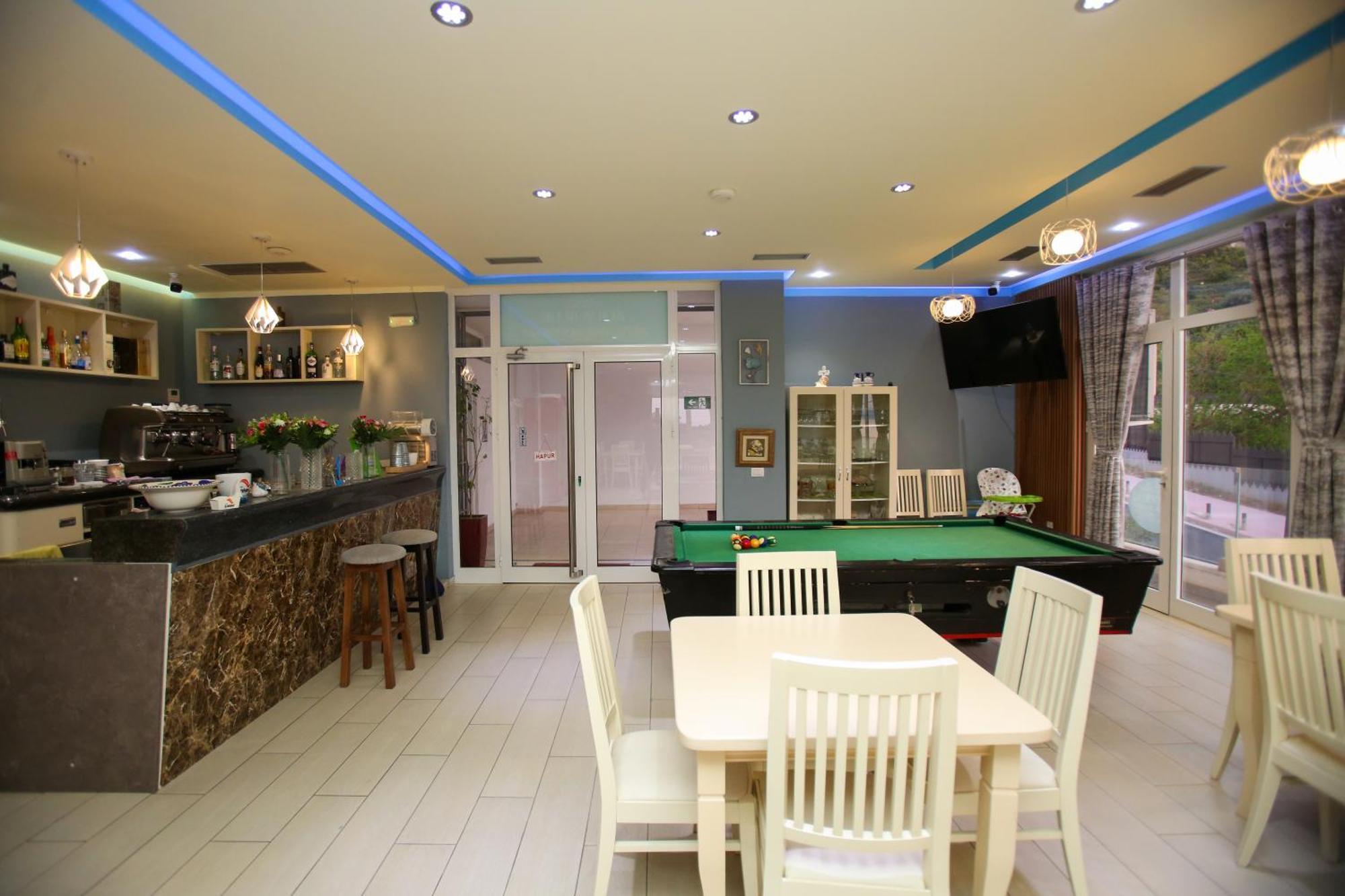Aqua Blue Hotel 4*