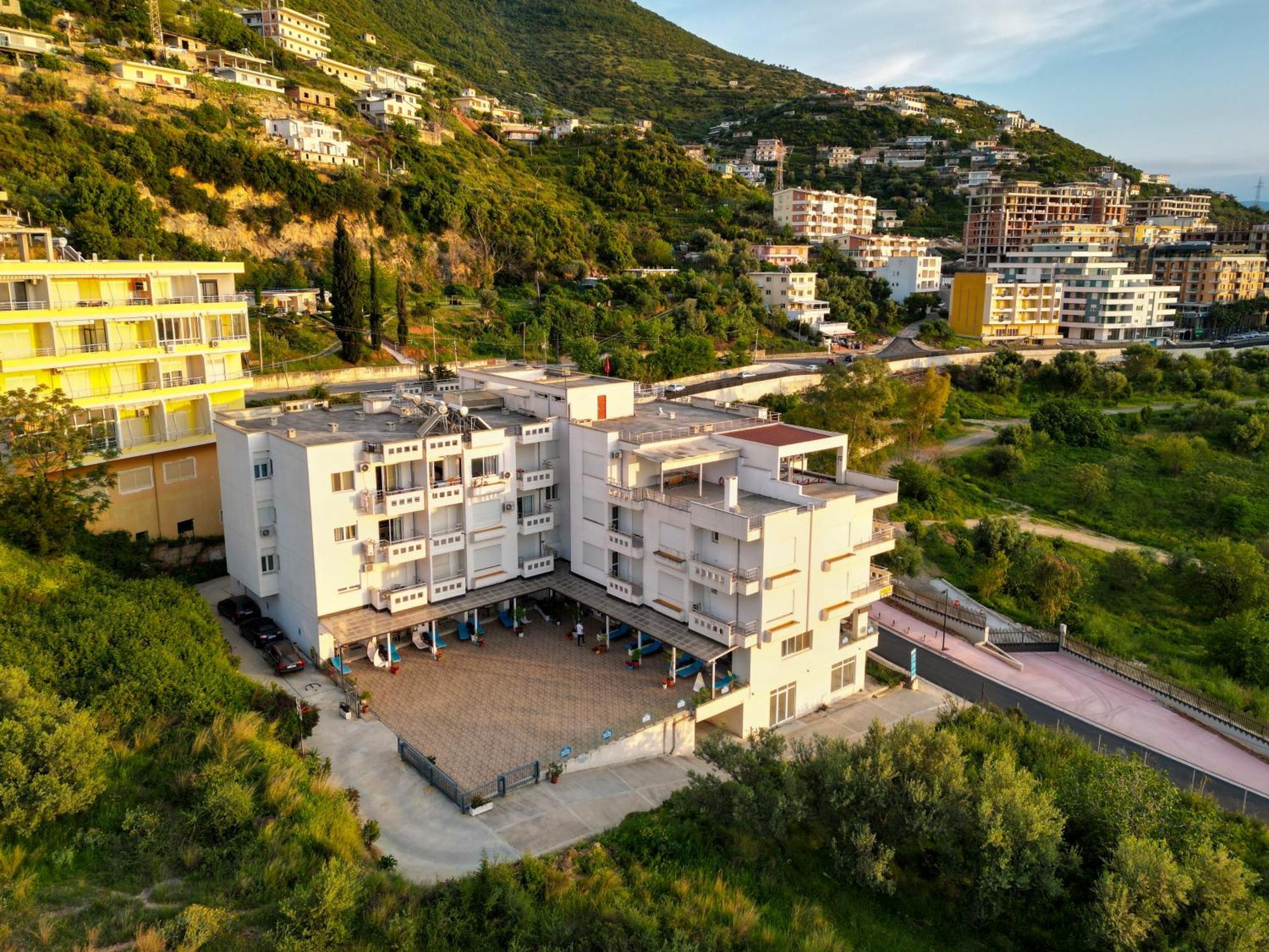 Aqua Blue Hotel 4*