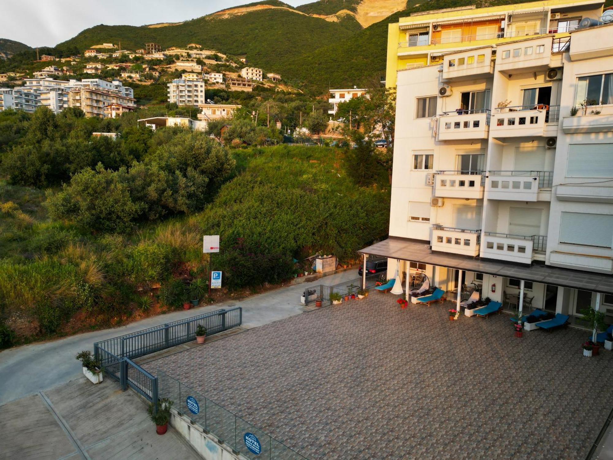 Aqua Blue Hotel 4*