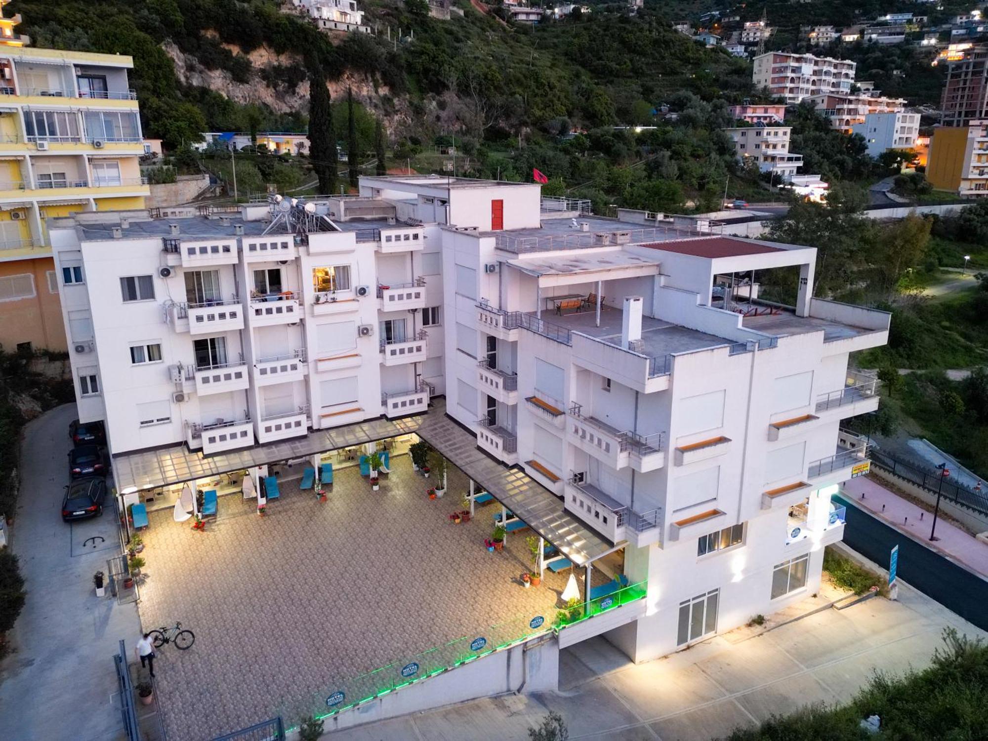 Aqua Blue 4*