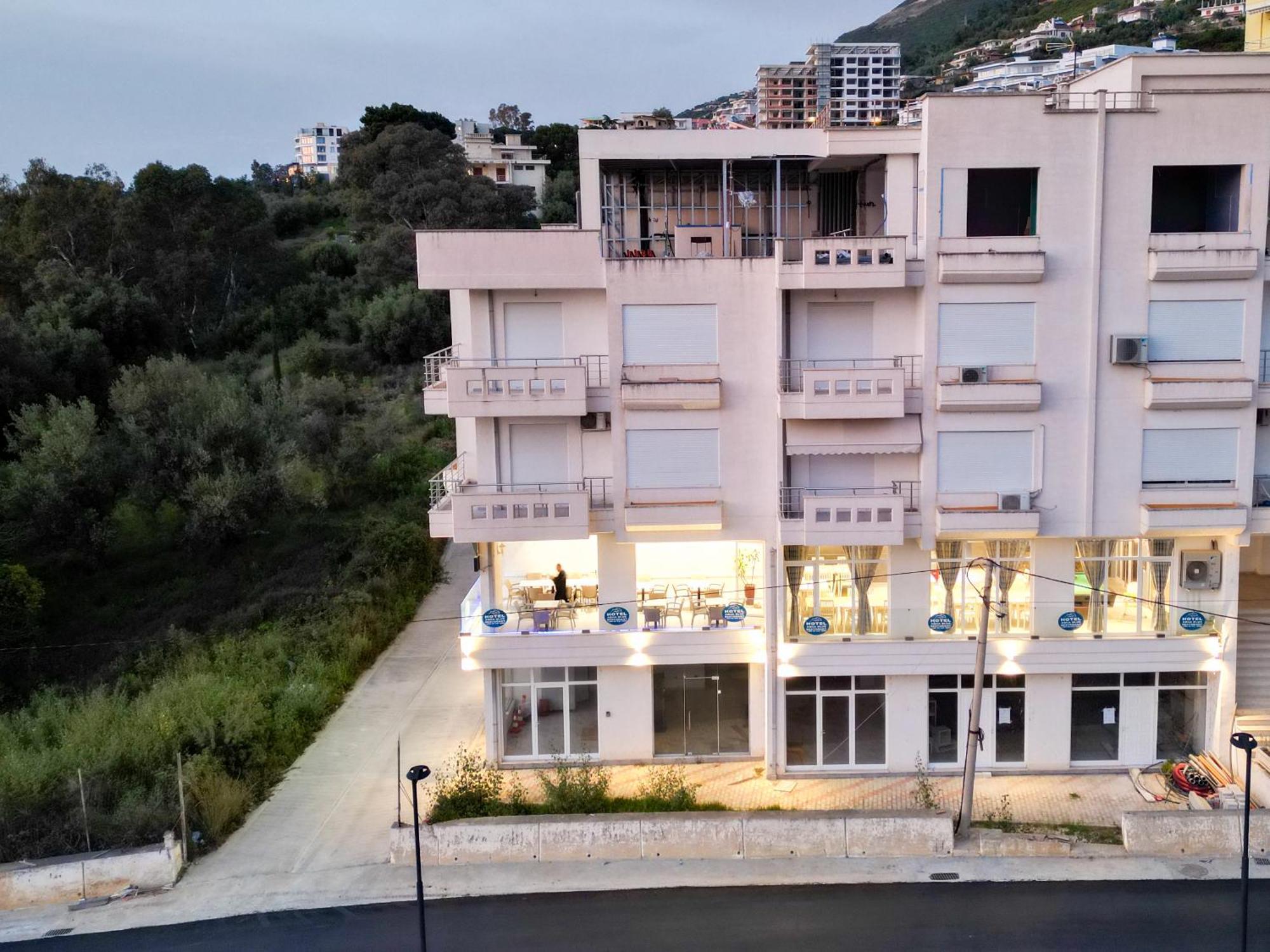 Aqua Blue Hotel 4*